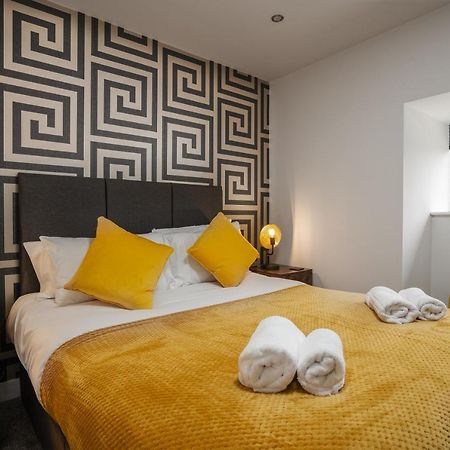 Victoria Home - 2 Bedroom Wi-Fi Parking Workers Hyde Eksteriør bilde