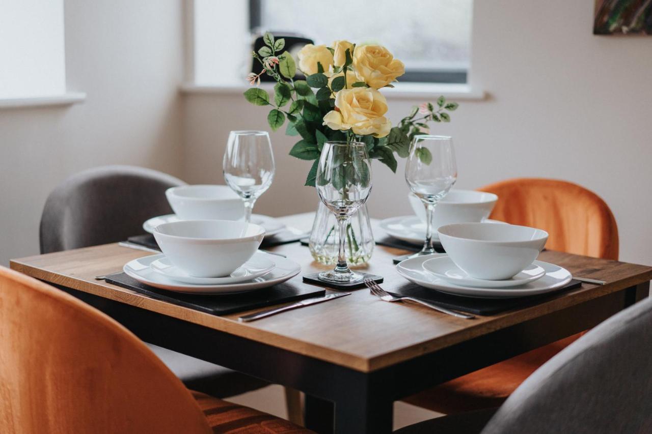 Victoria Home - 2 Bedroom Wi-Fi Parking Workers Hyde Eksteriør bilde